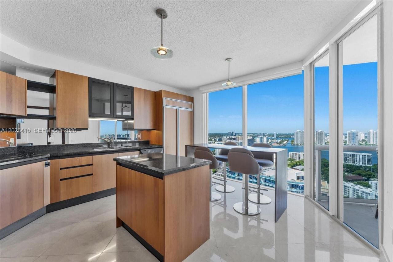 17555 Collins Ave , Unit 3204, Sunny Isles Beach, FL 33160 Photo