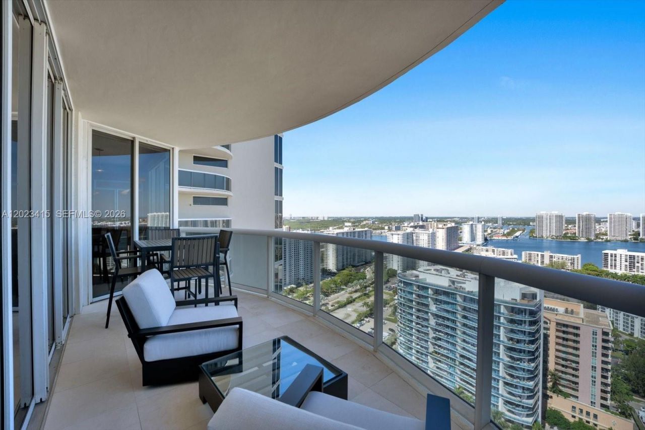 17555 Collins Ave , Unit 3204, Sunny Isles Beach, FL 33160 Photo