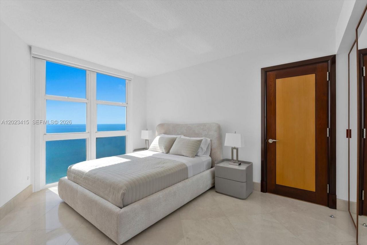 17555 Collins Ave , Unit 3204, Sunny Isles Beach, FL 33160 Photo