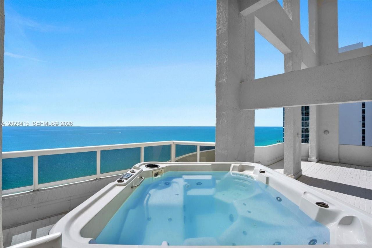 17555 Collins Ave , Unit 3204, Sunny Isles Beach, FL 33160 Photo