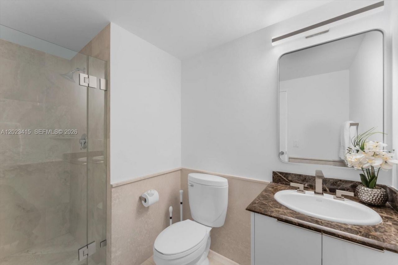 17555 Collins Ave , Unit 3204, Sunny Isles Beach, FL 33160 Photo