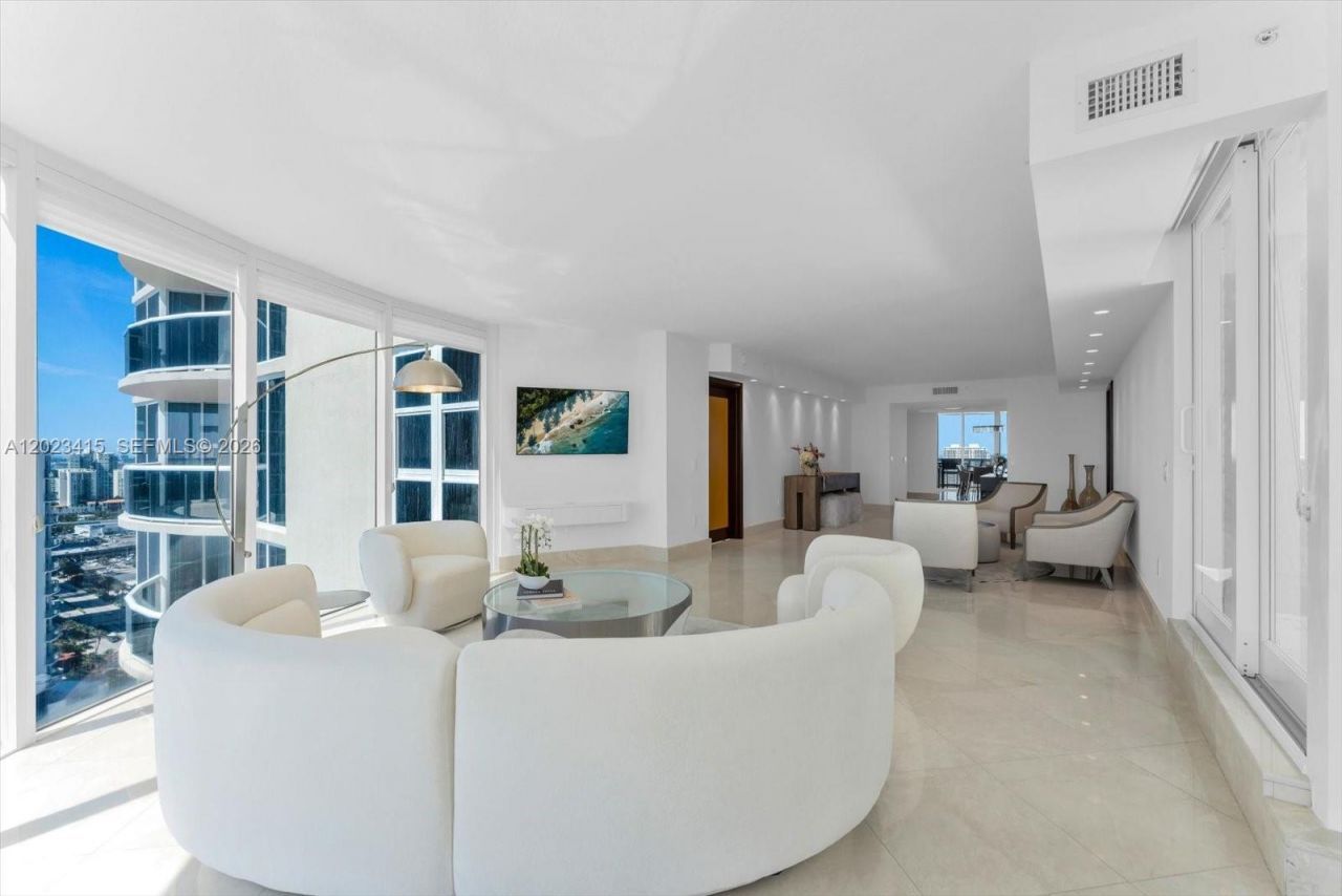 17555 Collins Ave , Unit 3204, Sunny Isles Beach, FL 33160 Photo