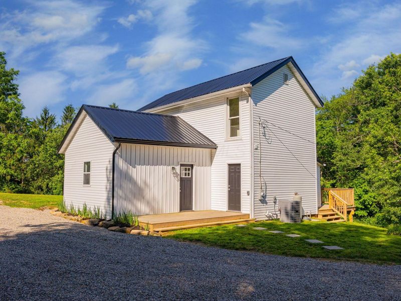 9890 Shannon Road, Frazeysburg, OH 43822 Photo 2