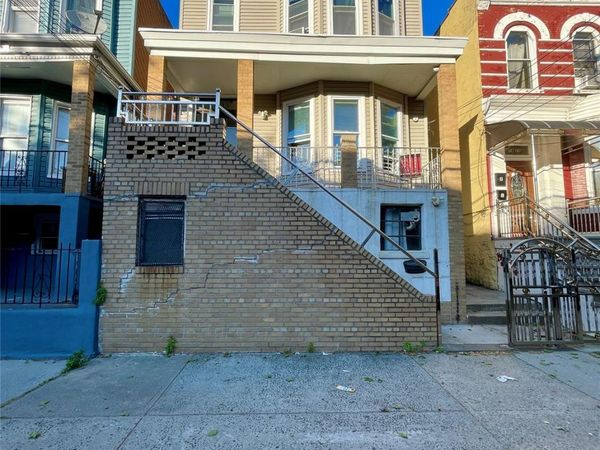 1822 Hunt Avenue, Bronx, NY 10462
