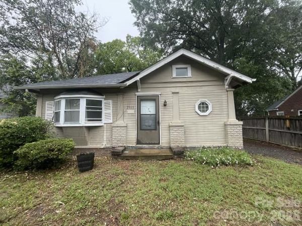 2616 Holton Avenue , Charlotte, NC 28208