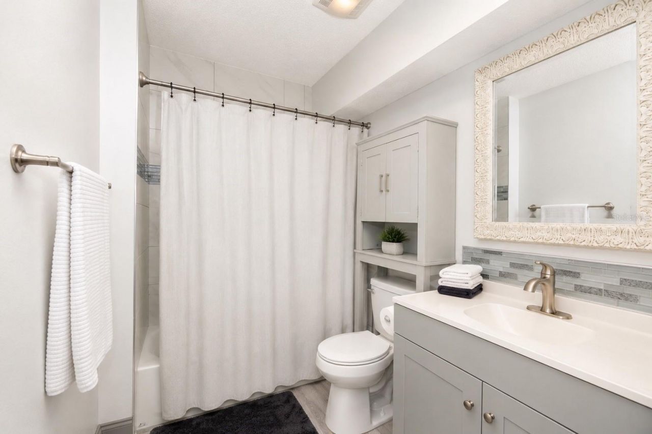 1065 Lewis Avenue , Sarasota, FL 34237 Photo