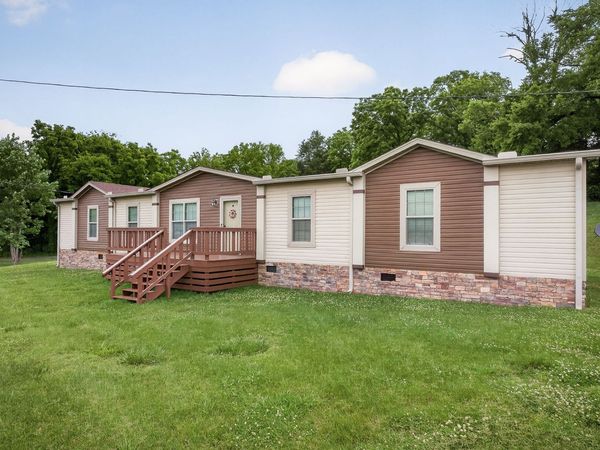130 E Main St , Dowelltown, TN 37059