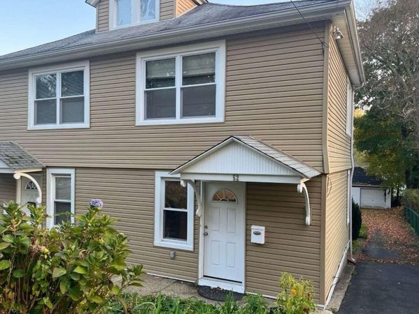 52 Hillside Avenue , Roslyn Heights, NY 11577