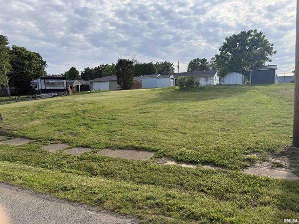 105 S 22ND Street, Herrin, IL 62948