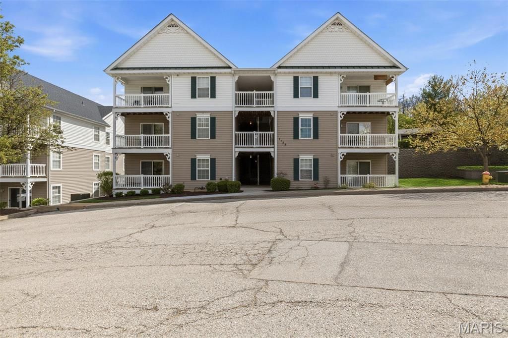 1125 Arbor Creek Drive , Unit 2B, Saint Louis, MO 63122 Main Photo