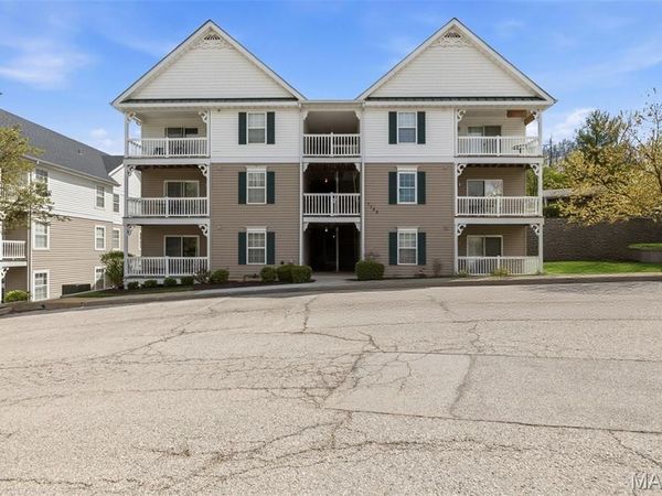 1125 Arbor Creek Drive , Unit 2B, St Louis, MO 63122