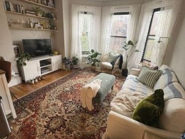 221 Newbury St, Unit 3R, Boston, MA 02116