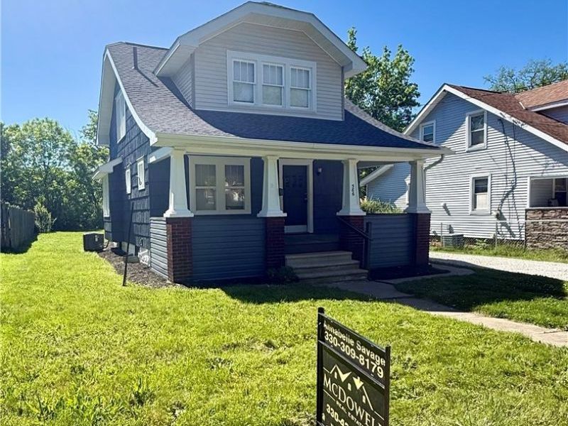 586 Brittain Road, Akron, OH 44305 Photo 2