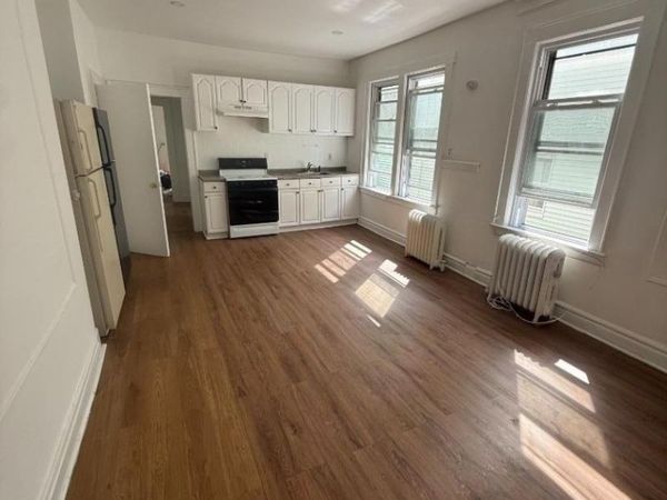 14 Belmont Ter, Unit 2R, Newark, NJ 07112