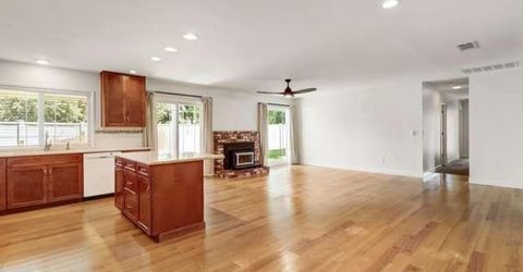 8986 W Lansdowne Court, Elk Grove, CA 95624 Photo