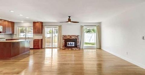 8986 W Lansdowne Court, Elk Grove, CA 95624 Photo