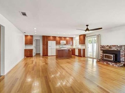 8986 W Lansdowne Court, Elk Grove, CA 95624 Photo