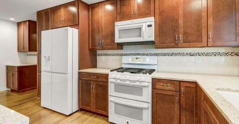 8986 W Lansdowne Court, Elk Grove, CA 95624 Photo
