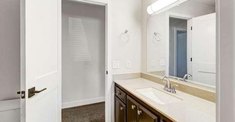 8986 W Lansdowne Court, Elk Grove, CA 95624 Photo
