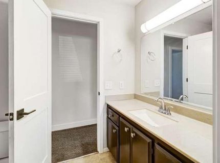 8986 W Lansdowne Court, Elk Grove, CA 95624 Photo