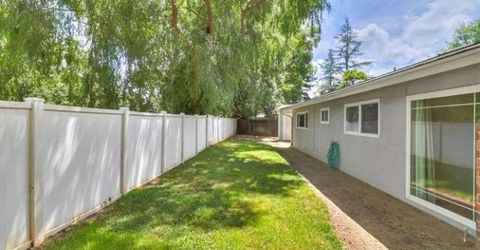 8986 W Lansdowne Court, Elk Grove, CA 95624 Photo
