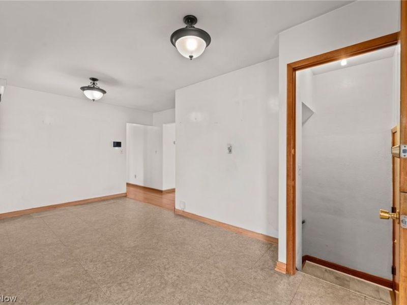 2129 Silverdale Avenue, Cleveland, OH 44109 Photo 10