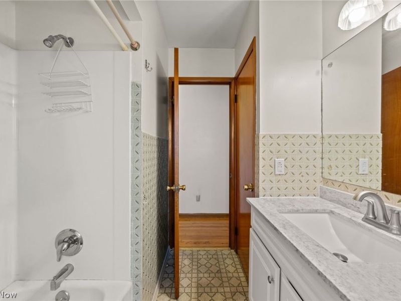 2129 Silverdale Avenue, Cleveland, OH 44109 Photo 13