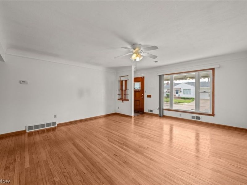 2129 Silverdale Avenue, Cleveland, OH 44109 Photo 3