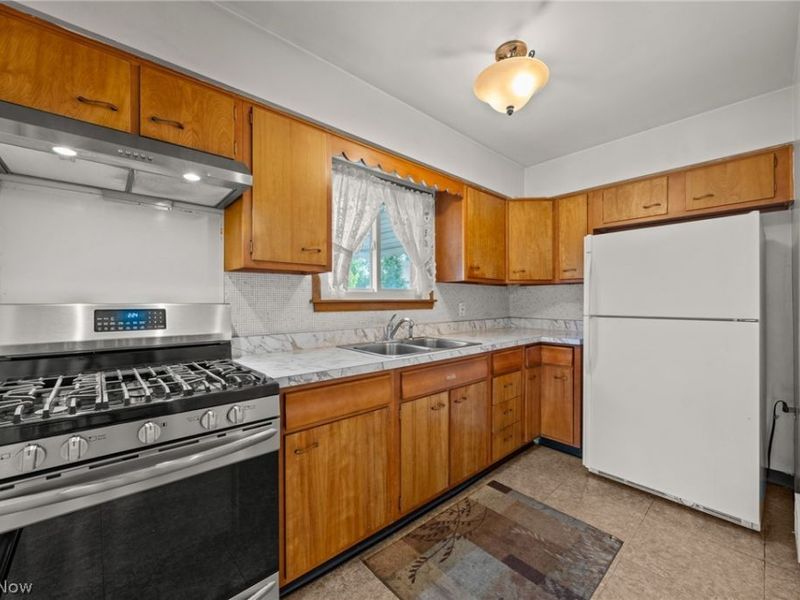 2129 Silverdale Avenue, Cleveland, OH 44109 Photo 7