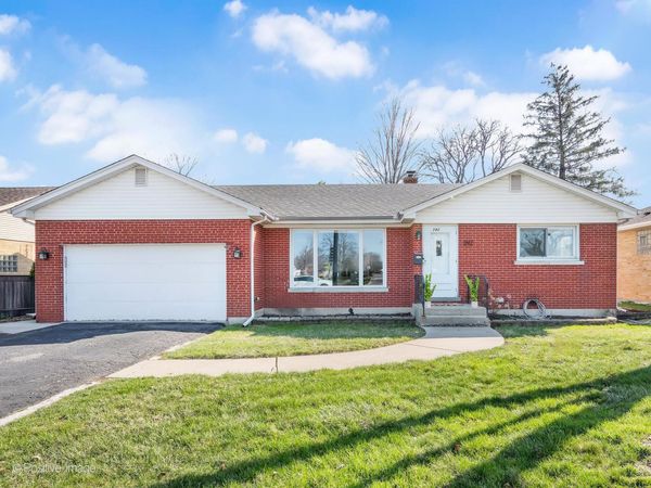 392 E Saint Charles Road , Elmhurst, IL 60126