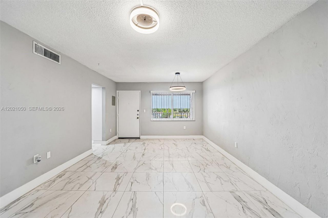 6575 W 4th Ave , Unit 507, Hialeah, FL 33012 Photo