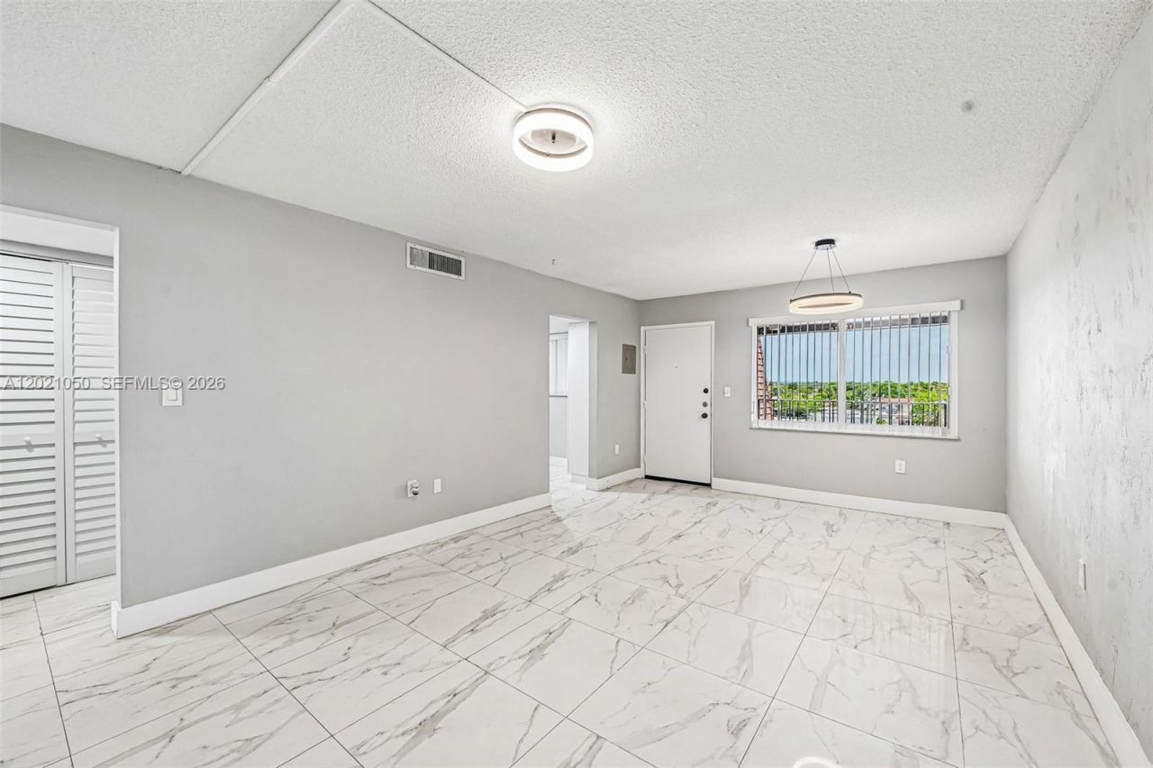 6575 W 4th Ave , Unit 507, Hialeah, FL 33012 Photo
