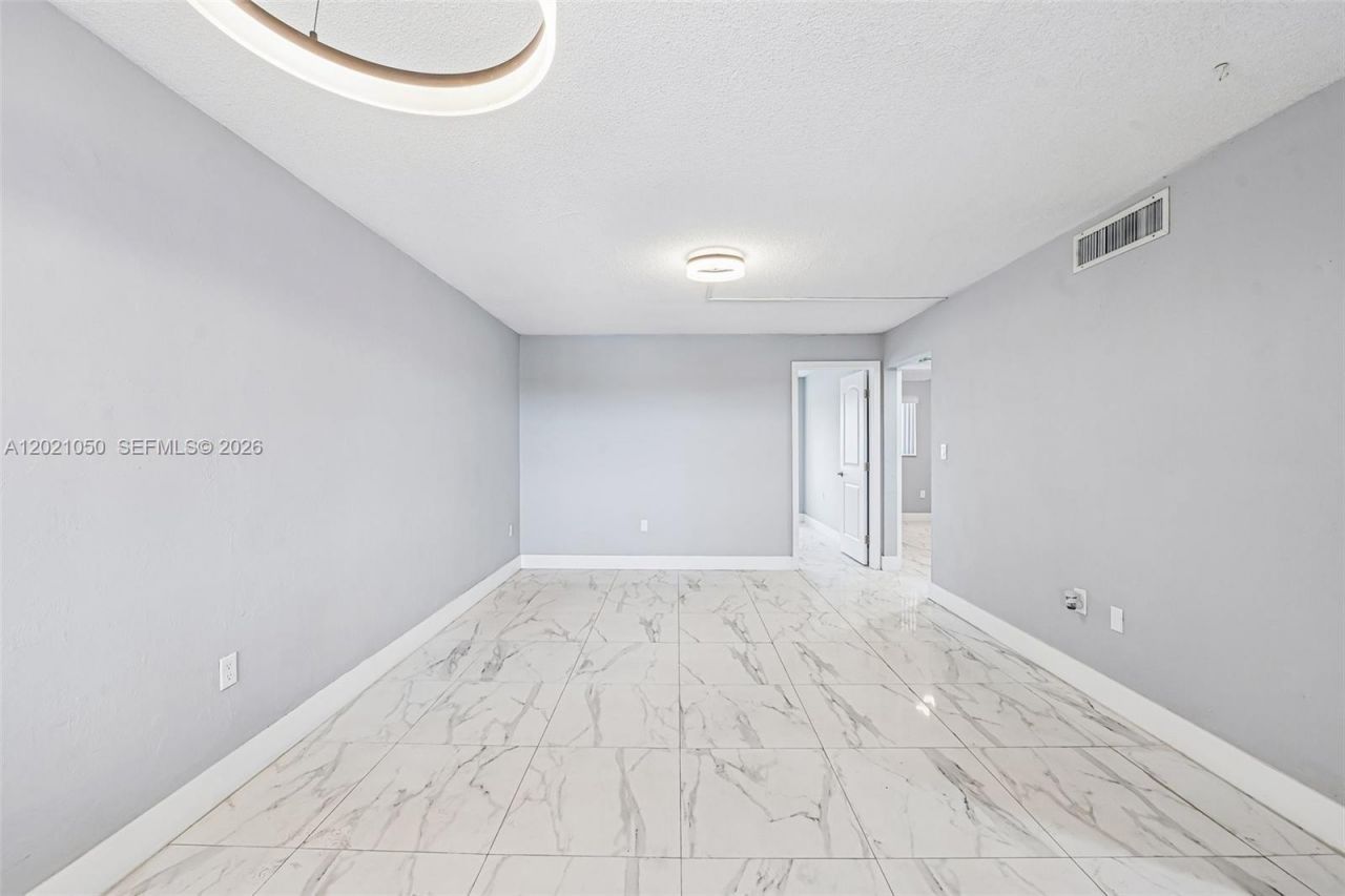 6575 W 4th Ave , Unit 507, Hialeah, FL 33012 Photo