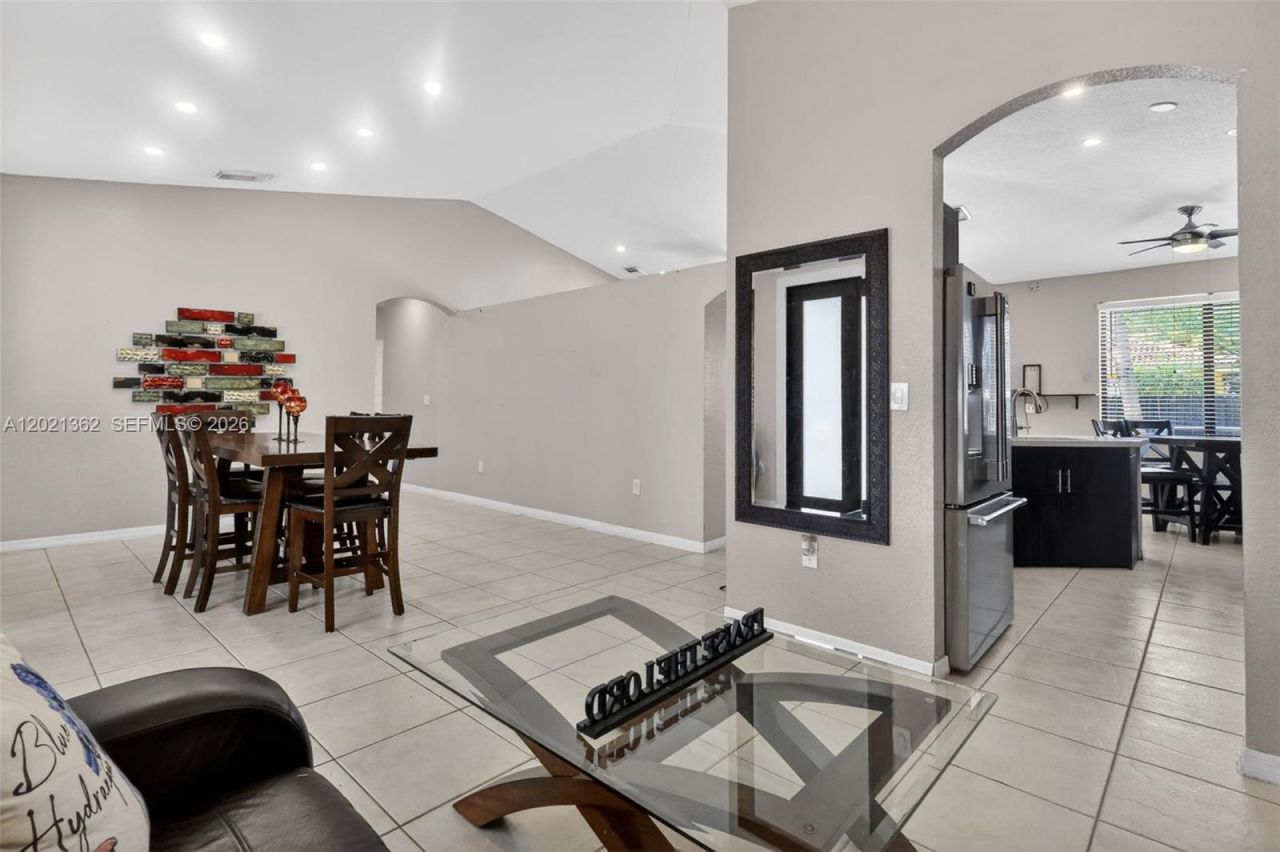 8892 NW 167th St, Miami Lakes, FL 33018 Photo