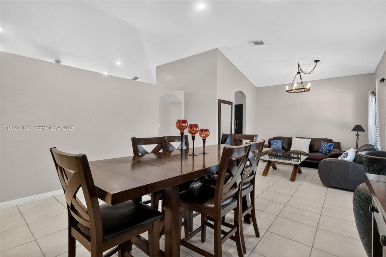 8892 NW 167th St, Miami Lakes, FL 33018 Photo