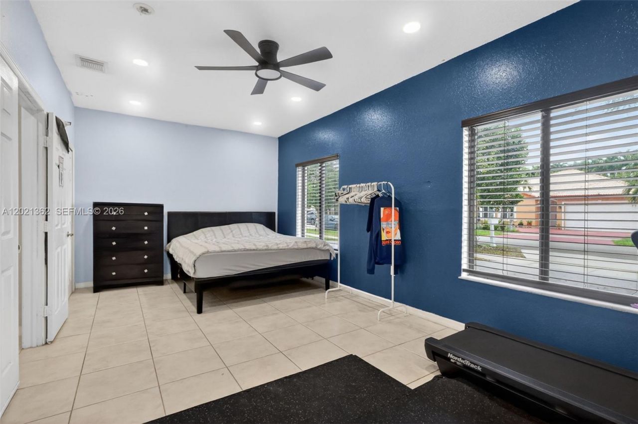 8892 NW 167th St, Miami Lakes, FL 33018 Photo