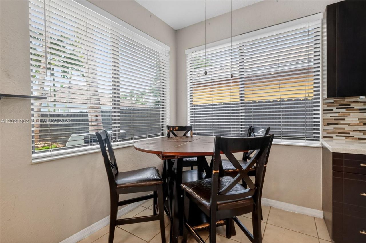 8892 NW 167th St, Miami Lakes, FL 33018 Photo