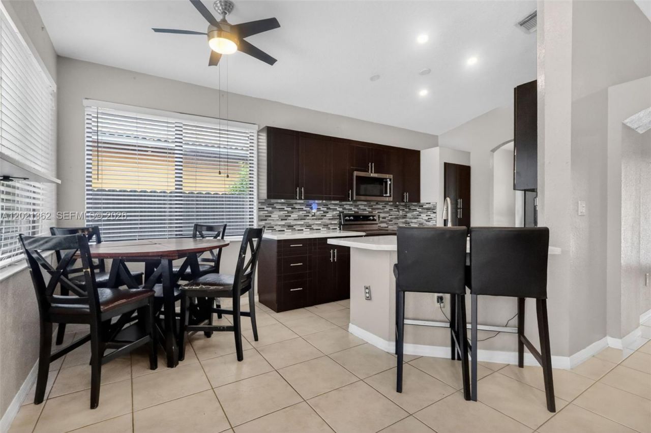 8892 NW 167th St, Miami Lakes, FL 33018 Photo