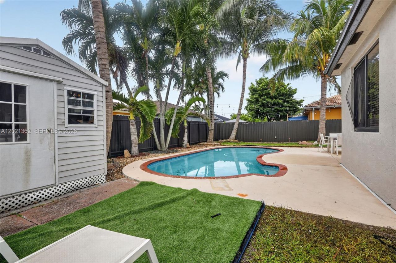 8892 NW 167th St, Miami Lakes, FL 33018 Photo