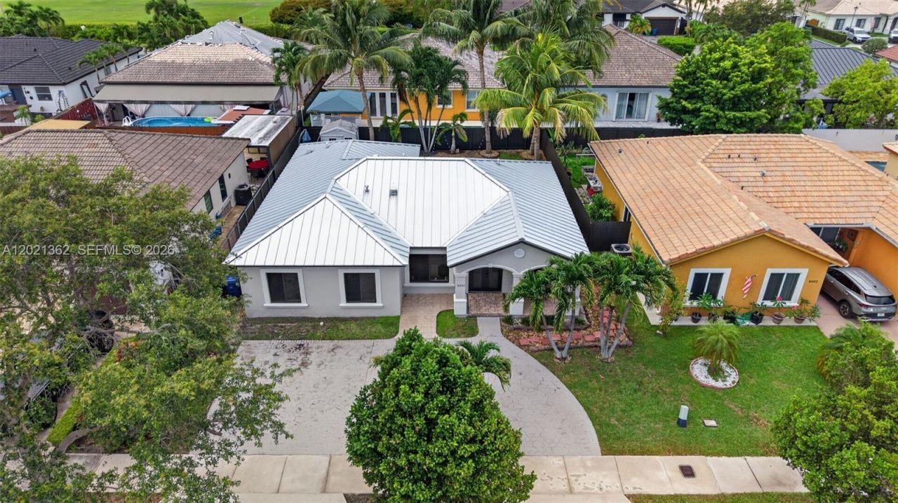 8892 NW 167th St, Miami Lakes, FL 33018 Photo