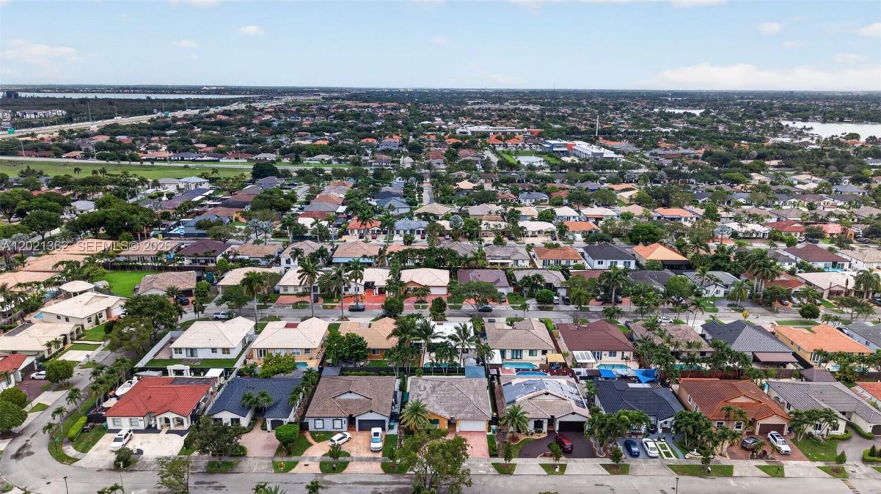 8892 NW 167th St, Miami Lakes, FL 33018 Photo