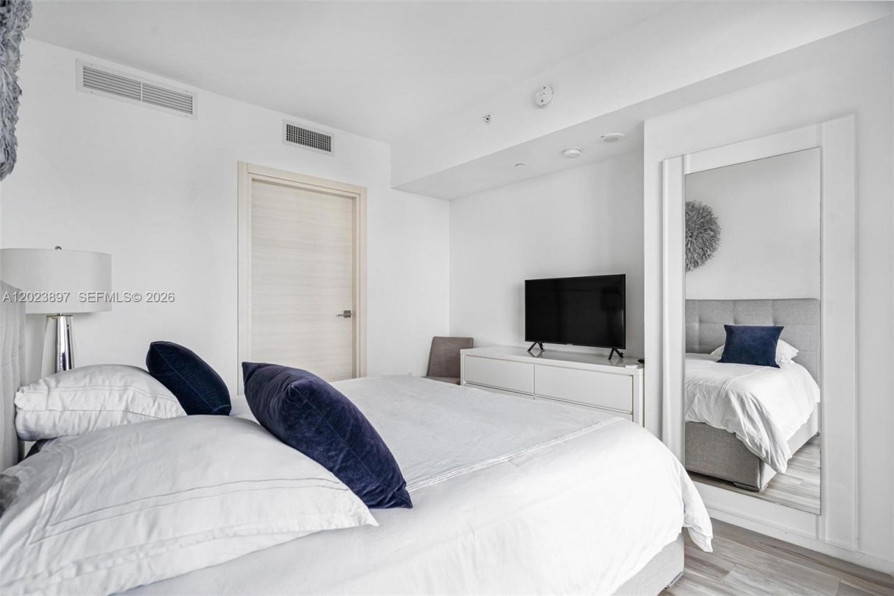 801 S Miami Ave, Unit 4302, Miami, FL 33130 Photo