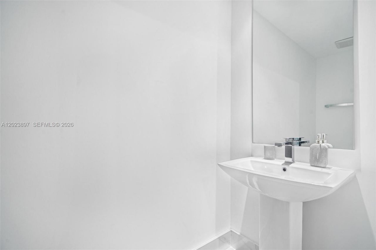 801 S Miami Ave, Unit 4302, Miami, FL 33130 Photo