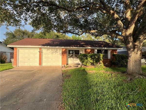 4612 Camellia Street , Victoria, TX 77904