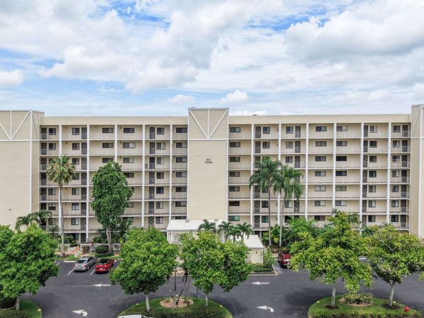7260 Kinghurst Drive, Unit 205, Delray Beach, FL 33446