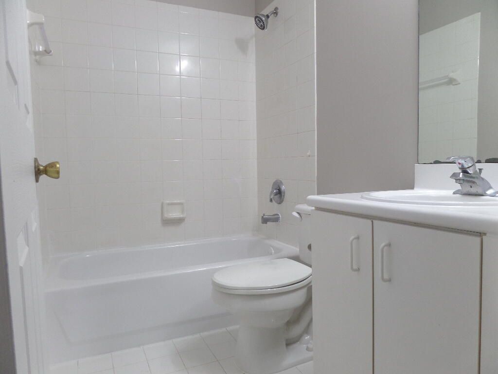 862 Summit Lake Drive, West Palm Beach, FL 33405 Photo