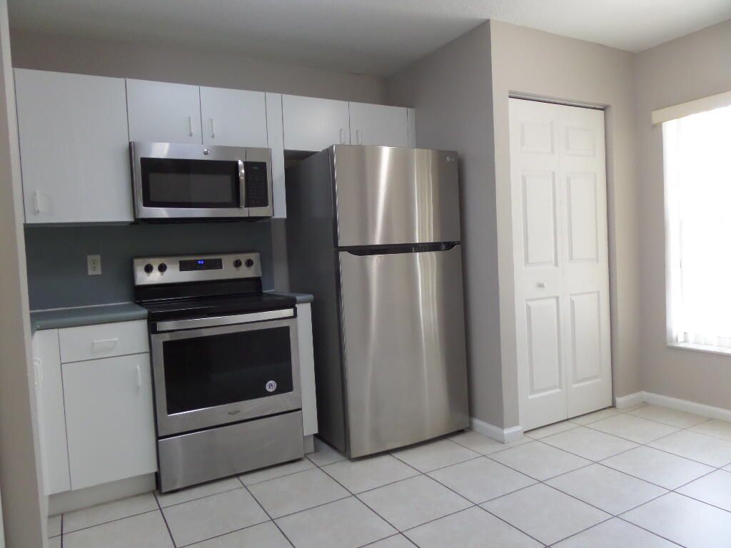 862 Summit Lake Drive, West Palm Beach, FL 33405 Photo