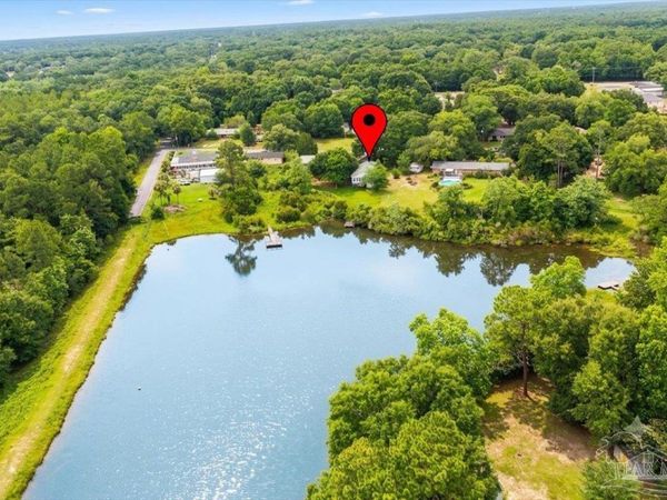 5411 Pond View Dr, Milton, FL 32570