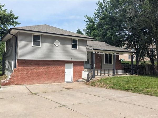 2005 N Plymouth Road, Independence, MO 64058
