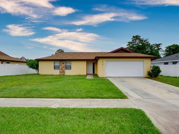 378 BUTTONWOOD DRIVE , KISSIMMEE, FL 34743